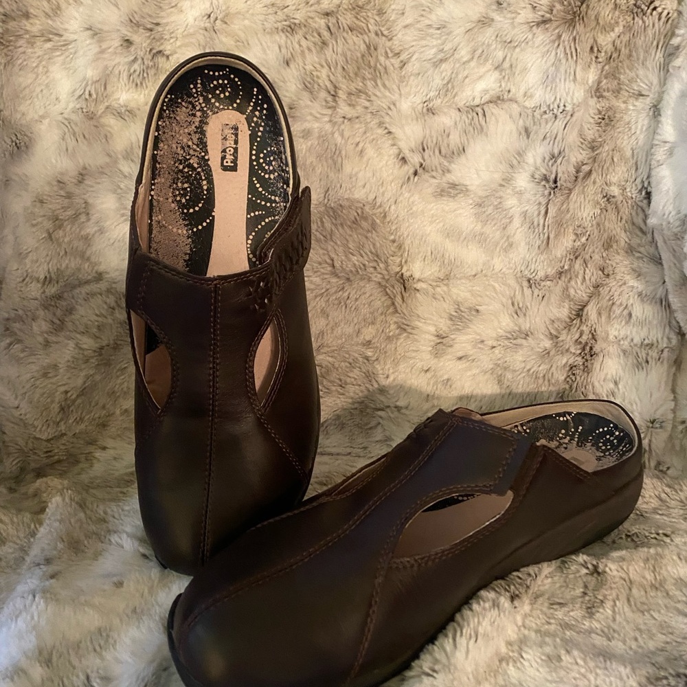 Propet shoes